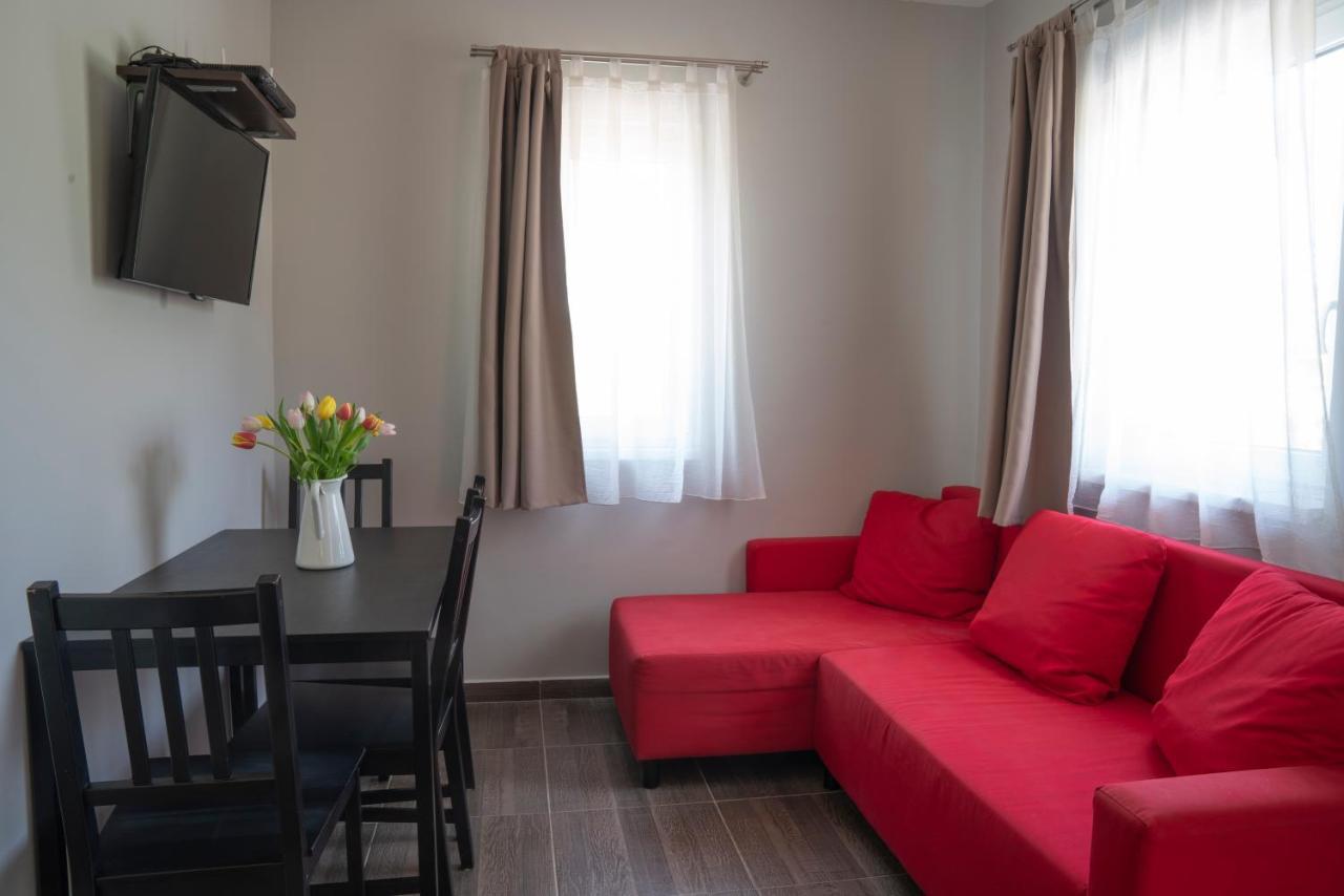 Tulipan Apartman Eger Buitenkant foto