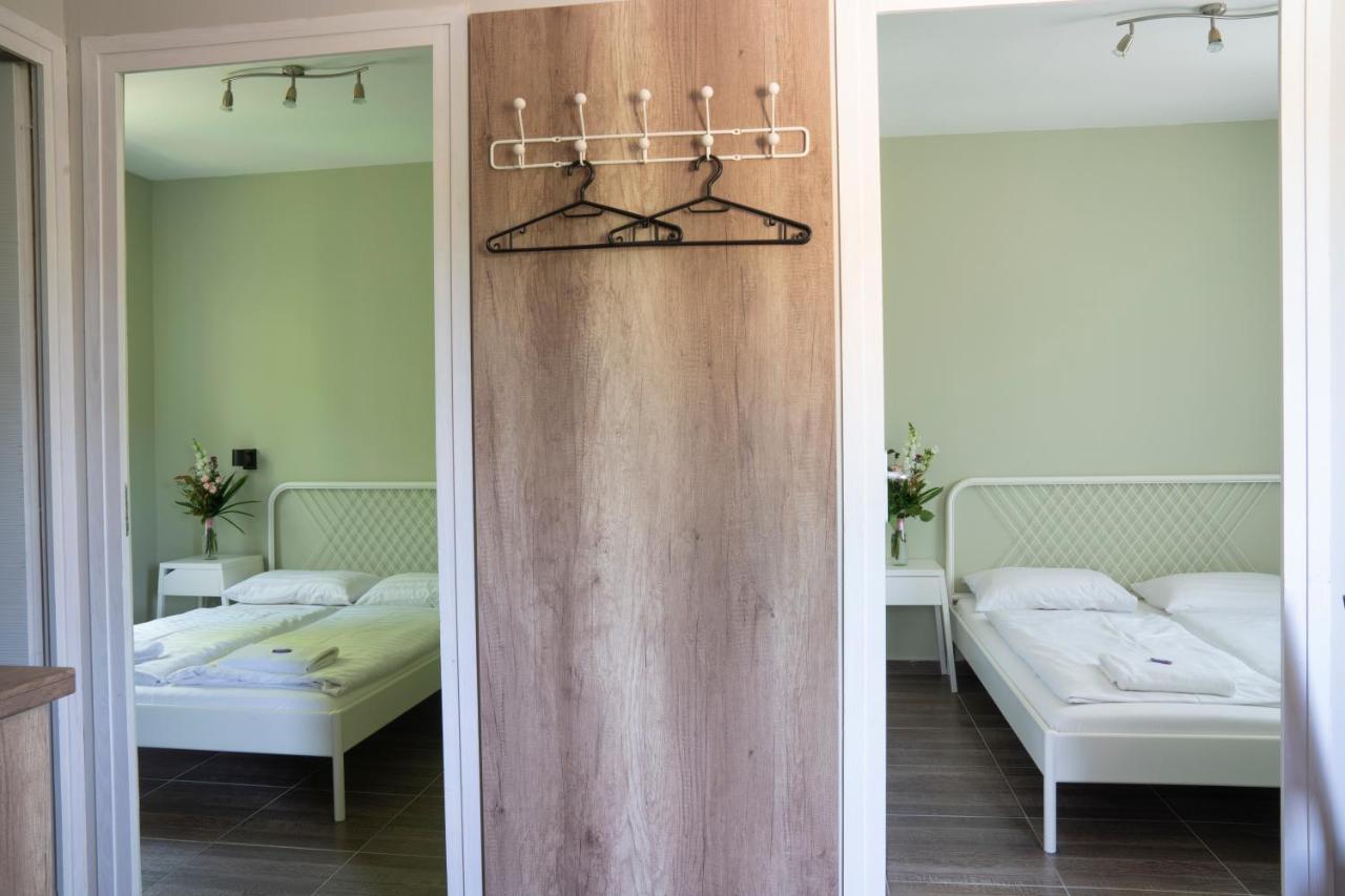 Tulipan Apartman Eger Buitenkant foto
