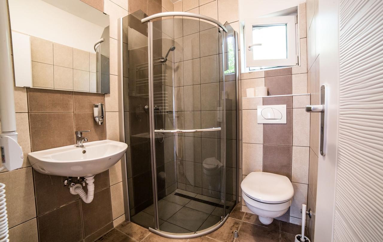 Tulipan Apartman Eger Buitenkant foto