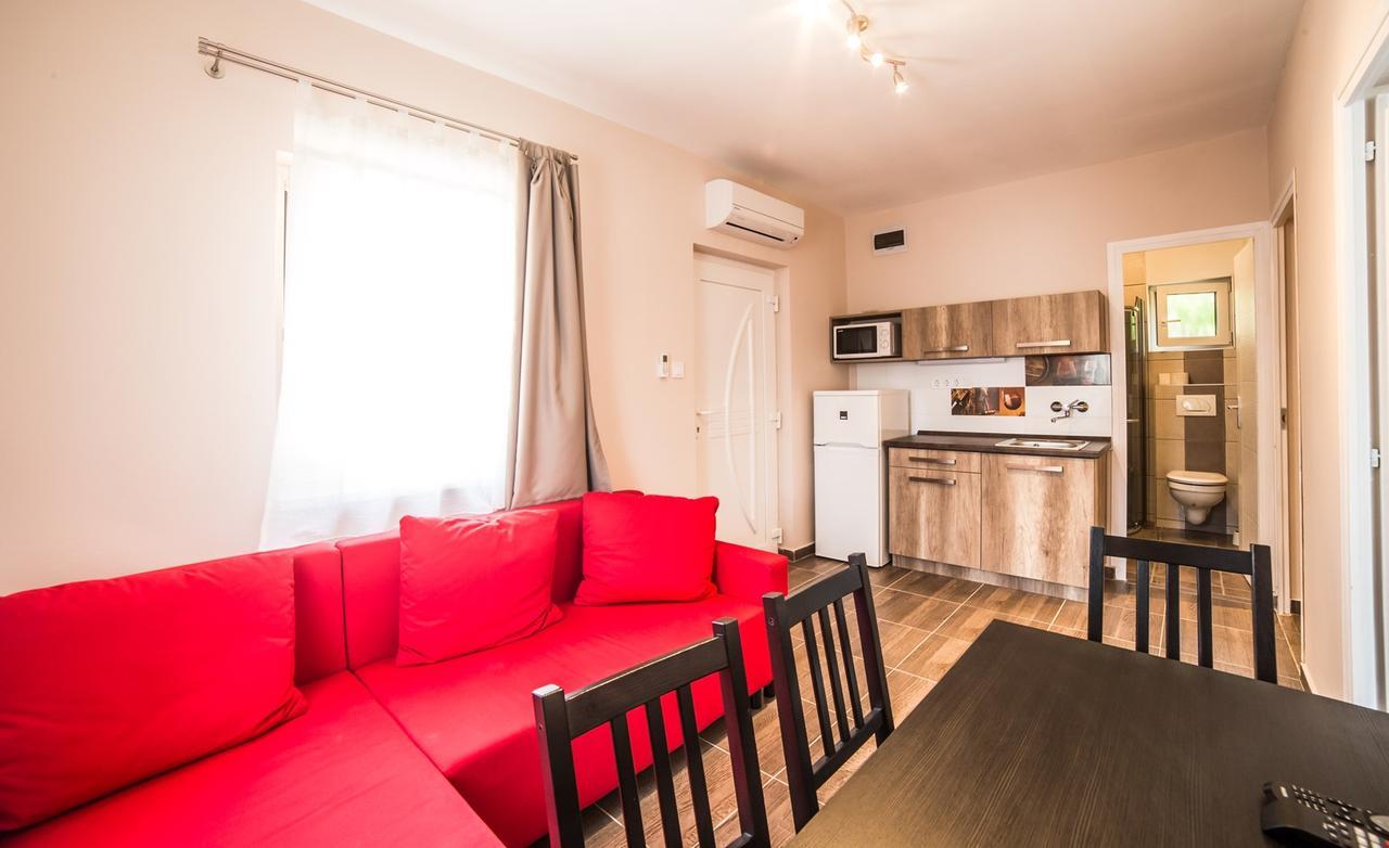 Tulipan Apartman Eger Buitenkant foto