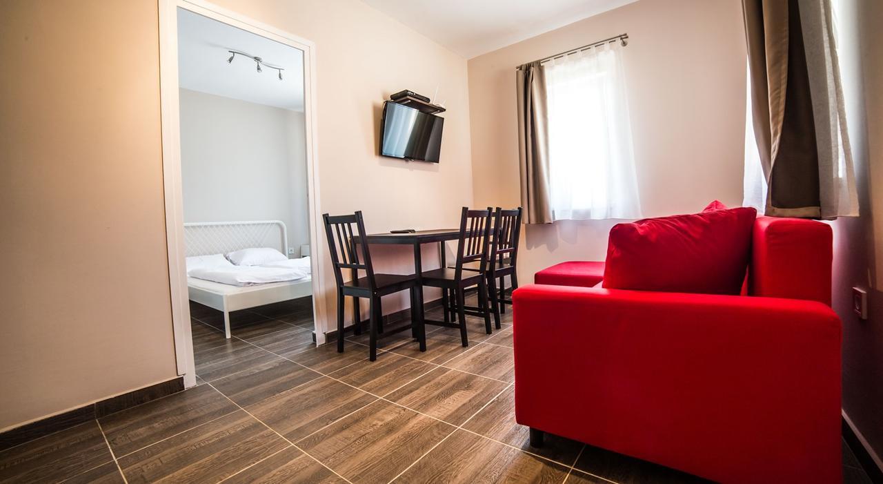 Tulipan Apartman Eger Buitenkant foto